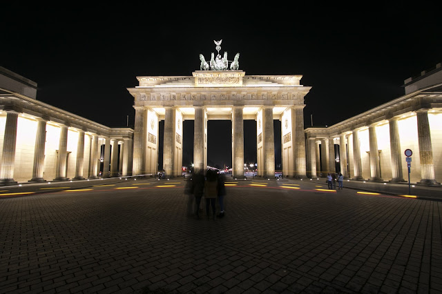 Porta di Brandeburgo di notte-Berlino