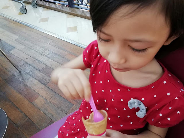 LEPAK MAKAN AISKRIM BASKIN ROBBINS, FLAVOR APA FAVORITE KORAG?