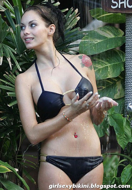 "Immerse yourself" in front of the curve of hot British model Jessica Jane Clement