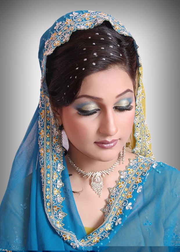 Fashion & Style: Indian Brides-Bridal Wedding Dress 