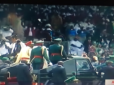 General Buhari takes his first ride as President of Nigeria in an Open top G Wagon r