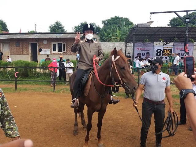 Berkuda Cara Idris Awali Kampanye Pertama 