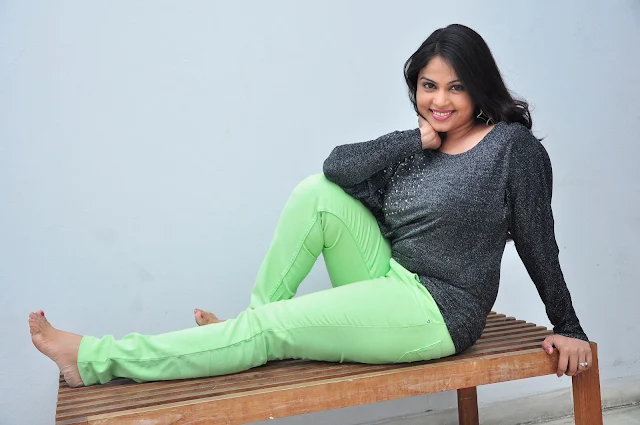 Model Chitralekha Hot Sizzling Poses Gallery