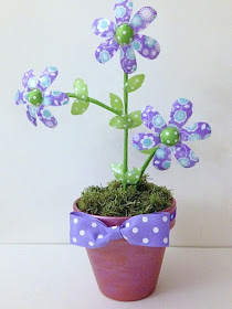 a cute tutorial for making flowers out of those water  bottles we throw away.