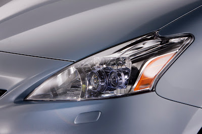 2012 Toyota Prius V Headlight