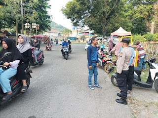 Polsek Purwakarta Polres Cilegon Melakukan Pengamanan dan Monitoring Kegiatan Bazar Takjil 