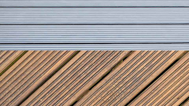 perbandingan decking kayu dan decking wpc