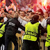 Trifulca entre fanáticos de fútbol en Alemania antes de partido Fráncfort-West Ham