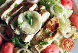 blanc de poulet grillé avec salade de pastèque