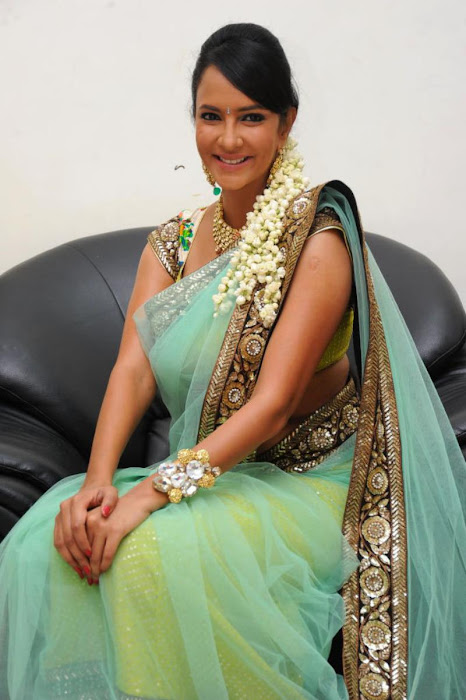 lakshmi prasanna actress pics