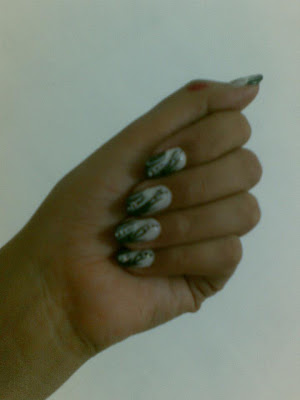 black and white nail art