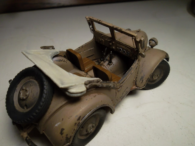 1/35 Kurogane Japanese jeep - the interior takes shape