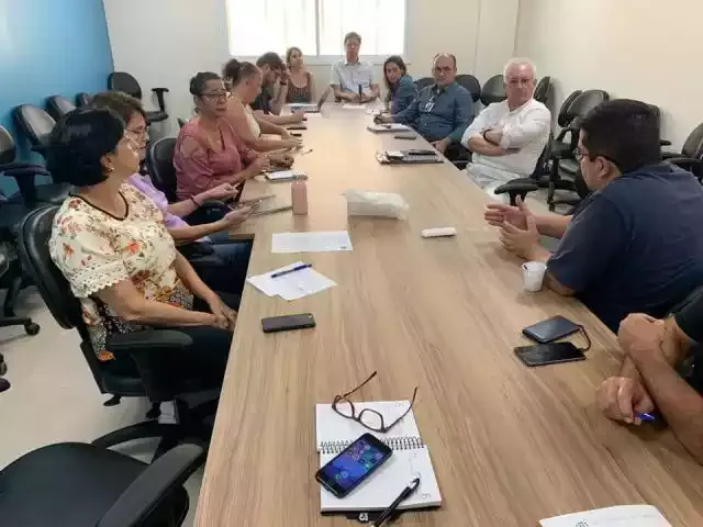 Reunião importante no DRS XII de Registro, com a presença de integrantes de comissão formada pelos gestores municipais de saúde do Vale do Ribeira