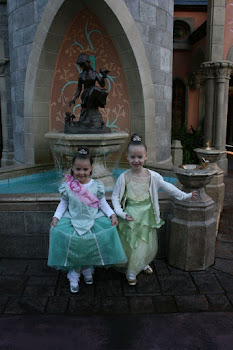 Laura and Malia were at Disney World on the same day!
