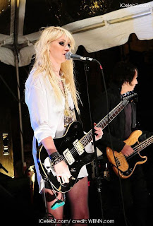 Taylor Momsen Hot photo