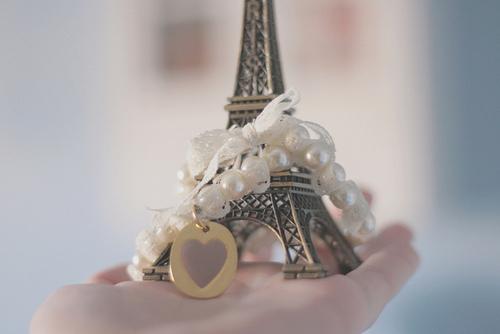 eifel tower eiffel tower heart paris pearls Favim com 