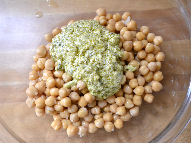 chickpeas pesto mayo