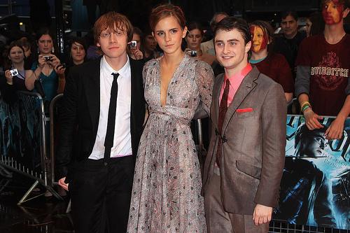 Emma Watson Premiere 2009. By marria · July 7, 2009 · 0 Comments · 0 Views. LONDON, ENGLAND - JULY 07: (L-R) Rupert Grint, Emma Watson and Daniel Radcliffe attend the world premiere