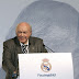 Alfredo Di Stéfano se arrodilla ante Arsenio Erico