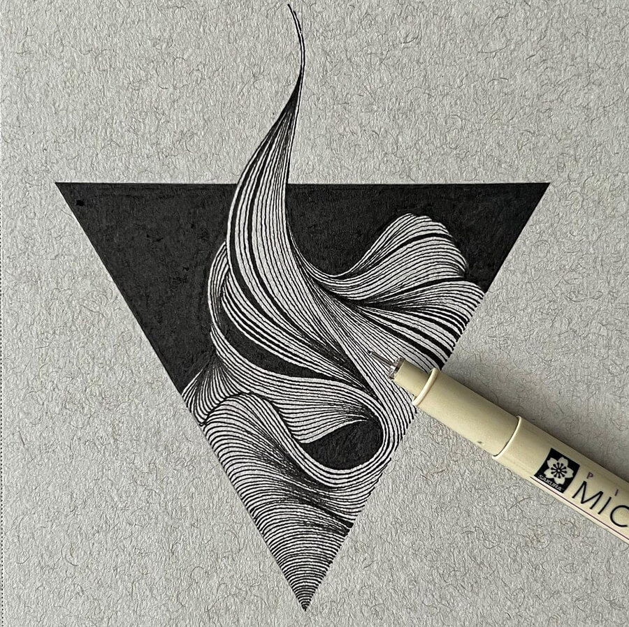 10-String-swirl-Geometric-Drawings-Angel-Draws-www-designstack-co.  - Geometric graphics