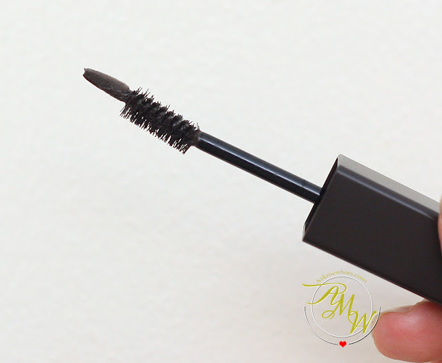 a photo of L'Oreal Brow Artist Chisel Straight 