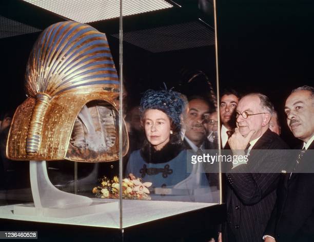 Queen Elizabeth II and King Tutankhamun