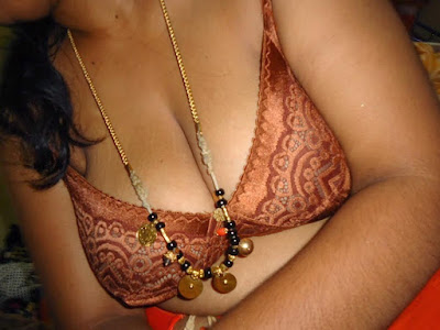 desi indian bhabhi hot Boobs pictures