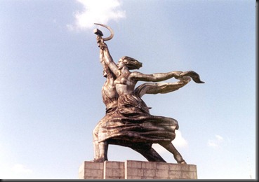 worker_peasant_statue