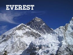 Gunung Everest di perbatasan Nepal dan Tibet