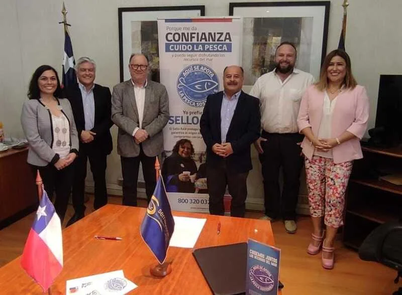 SERNAPESCA y CONADECUS firman convenio de colaboración para potenciar el consumo responsable de pescados y mariscos