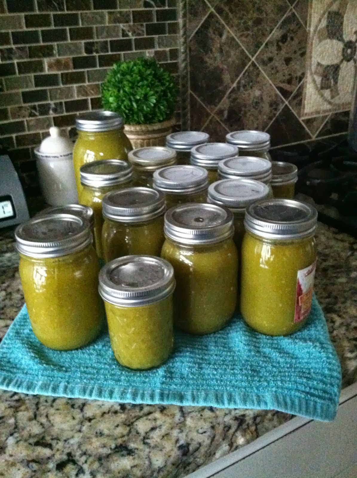 Lindsey s Kitchen  La Victoria  Green  Taco Sauce