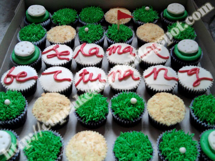 Golf themed baby cupcakes for an engagement