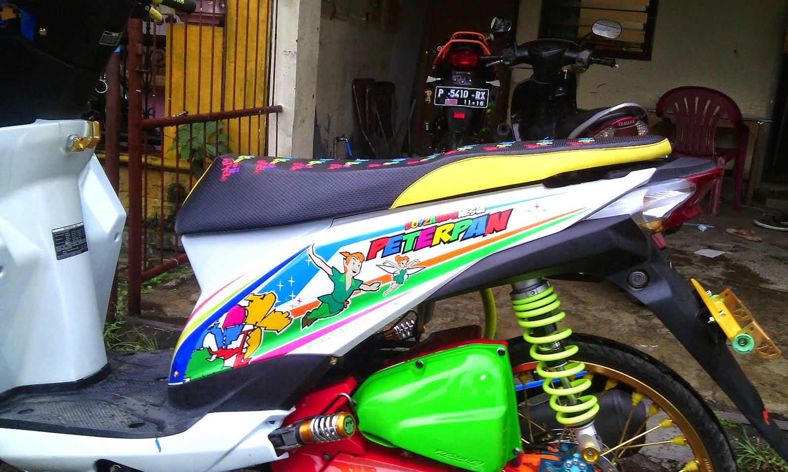 GALERI CUTTING STICKER Striping Mobil Motor