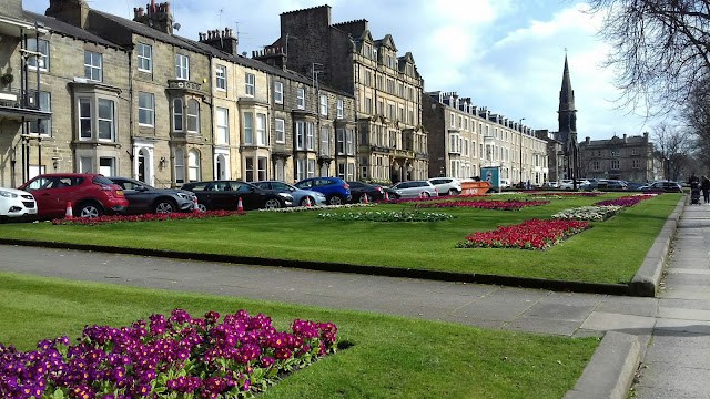 Flower beds and townhouses in Harrogate town centre, Yorkshire, in spring -How to spend a weekend in Leeds, things to do in Leeds