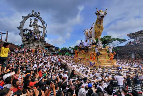 6 Ciri Budaya Lokal di Indonesia Dan Contohnya