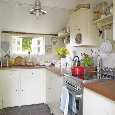 Country Style Kitchen on Style Units Make The Most Of The Limited Space In This Country Kitchen