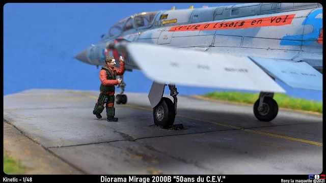 Diorama Kinetic Mirage 2000B "50ans du C.EV" au 1/48.