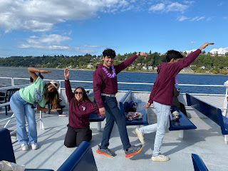 Several scholars spell out "Elks" with their bodies on the Elks Scholar Service Trip in Seattle. Kat is the "L."