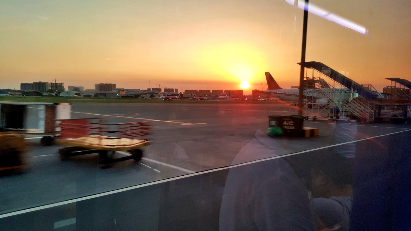 manila sunset viewed from NAIA Terminal 3