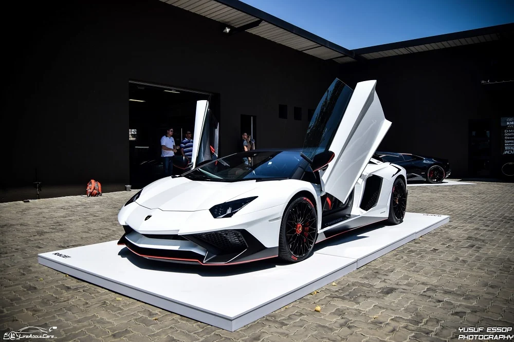 Lamborghini Aventador LP750-4 SV độ ống xả Armytrix tại Nam Phi