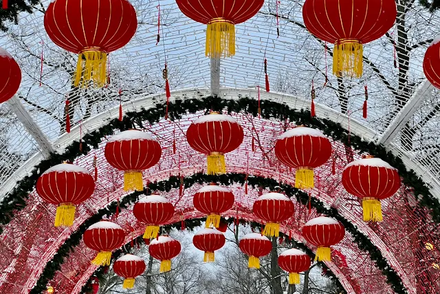 Тверской бульвар, украшения китайского Нового года