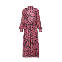 https://www.profilart.dk/rue-de-femme-loekke-maxidress-kjole-i-lyseroed/