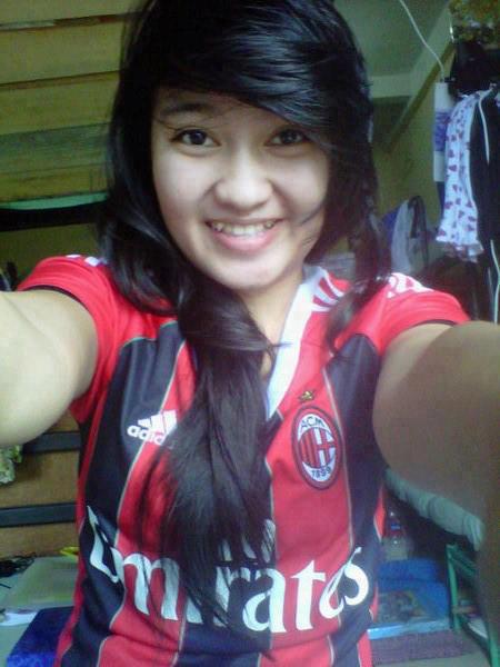 Foto Cewek Milanisti, Milanisti Girl, Milan Fans, Female Milanisti, Cewek Cantik