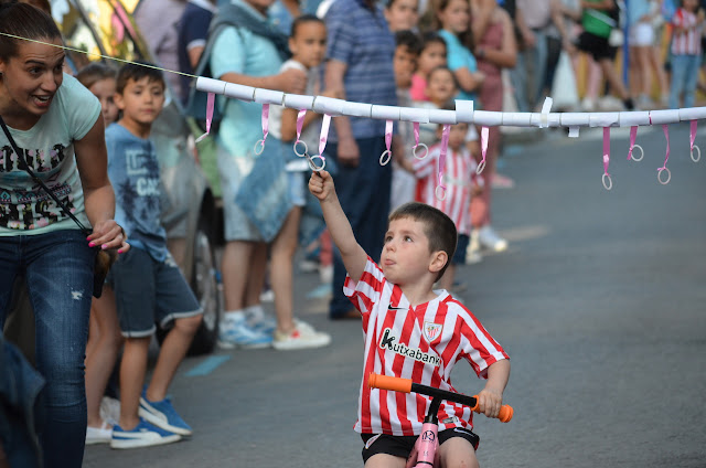 Carrera de cintas infantil en Llano