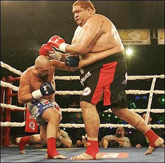 Boxing Giant