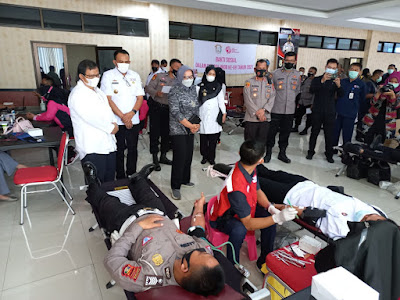 Ketua PMI Provinsi Lampung Tinjau Pelaksanaan Kegiatan Donor Darah Hari Bhayangkara ke-75