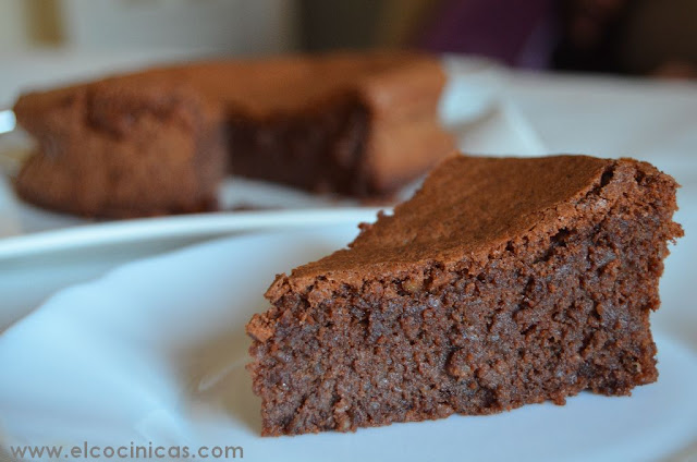 Pastel de nueces y chocolate