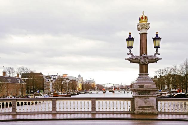 Lamppost on Blue Bridge