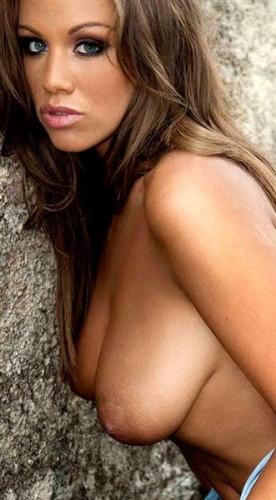 Emma Frain super sexy y en topless