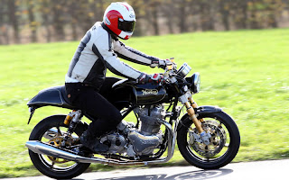 2010 Norton Commando 961 SE Gallery